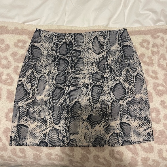 Snake mini skirt - Picture 1 of 3